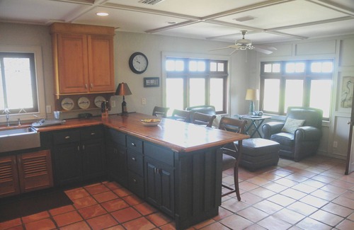 Gasque House | Beautiful & Relaxing - Waterfront Cottage 6 Mi. from Gulf Shores - Fort Morgan
