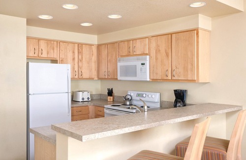 Seaside Gilbert District Resort | Beautiful resort in the heart of it all!