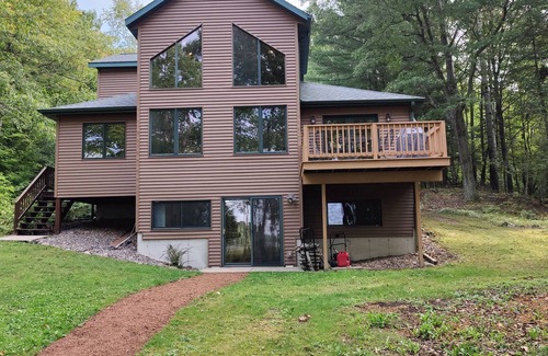 New Auburn Cabin | Beautiful retreat on Lower Long Lake, privacy and waterfront!