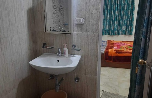 Raipur House | Beautiful Room, Best Location, Friendly Host, AC, Attached Bathroom, Kitchen
