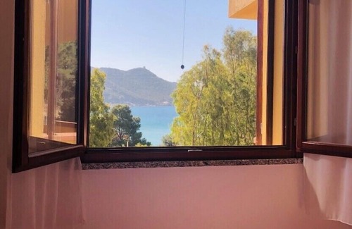 Solanas Apartment | Beautiful sea view 3bedroom property 5 mt from the beach