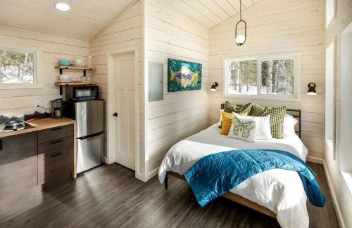 Chugiak House | Beautiful Secluded Cabin with Fantastic Sights in Anchorage, Alaska