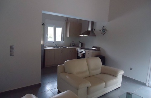 Skala Villa | Beautiful secluded Villa with private pool 5/7 min walking distance of amenities