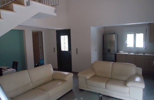 Skala Villa | Beautiful secluded Villa with private pool 5/7 min walking distance of amenities