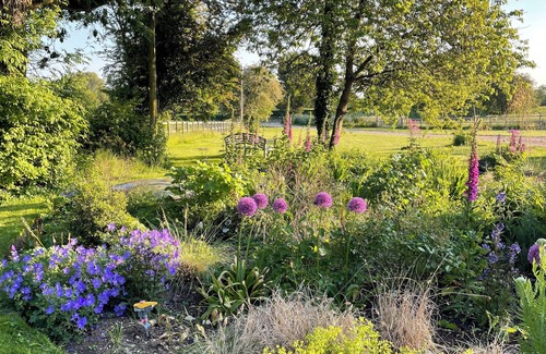 Ampney Crucis Cottage | BEAUTIFUL SELF CONTAINED RETREAT IN THE HEART OF THE COTSWOLDS