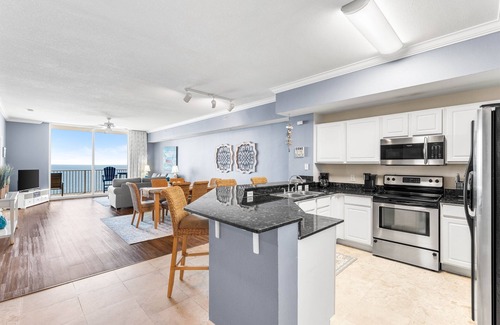 Panama City Beach Condo | Beautiful, Spacious condo! Sept 24 - Oct 3rd Open!