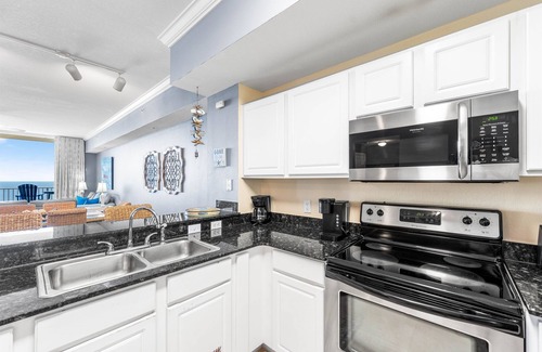Panama City Beach Condo | Beautiful, Spacious condo! Sept 24 - Oct 3rd Open!