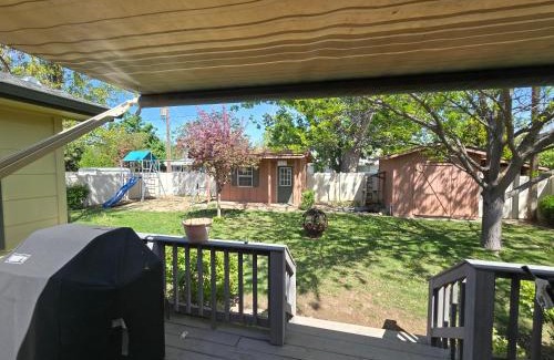 Emmett House | Beautiful spacious home in the heart of emmett