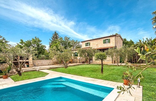 Municipality of Posedarje Cabin | Beautiful stone house located near Zadar and near the sea
