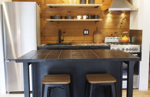 Kerhonkson Cottage | Beautiful stream side cottage in the woods