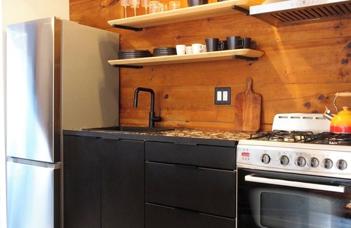 Kerhonkson Cottage | Beautiful stream side cottage in the woods