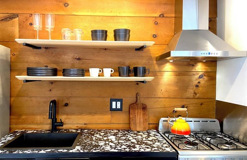 Kerhonkson Cottage | Beautiful stream side cottage in the woods