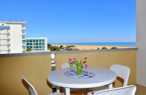 Bibione Apartment | Beautiful studio apartment in a seafront building