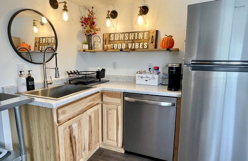 Winter Cottage | Beautiful sunsets, water access, close to trails, Wi-Fi, sml dogs