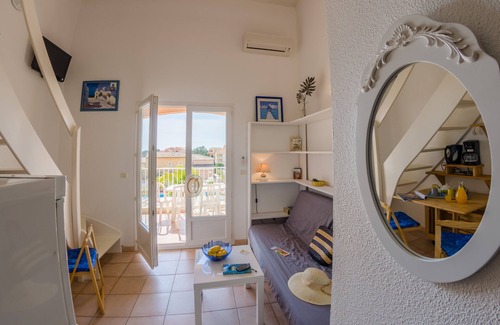 Les Bormettes Apartment | Beautiful T2 Mezzanine 6 p. 250m from the BEACH with HEATED POOL & TENNIS (203)