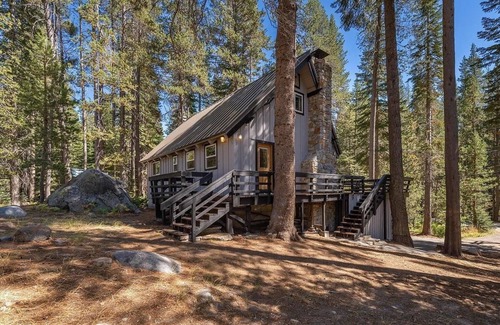 Pla-Vada Woodlands Cabin | Beautiful Tahoe Cabin: Lakes, Rivers & Trails