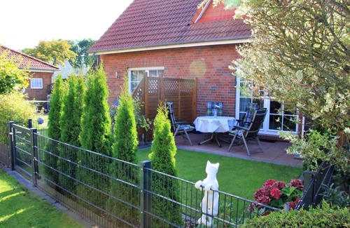 Westeraccumersiel House | Beautiful terraced house Meerzeit in a central location
