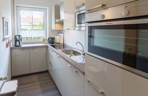 Westeraccumersiel House | Beautiful terraced house Kormoran in a central location