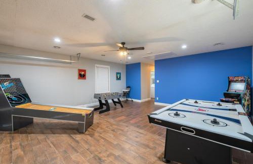 Vista Del Norte House | Beautiful Texas Ranch House, Game Room & Minigolf
