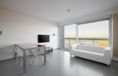 Blankenberge Apartment | Beautiful Top Floor Seaview Studio Apartment B'berge-Bruges