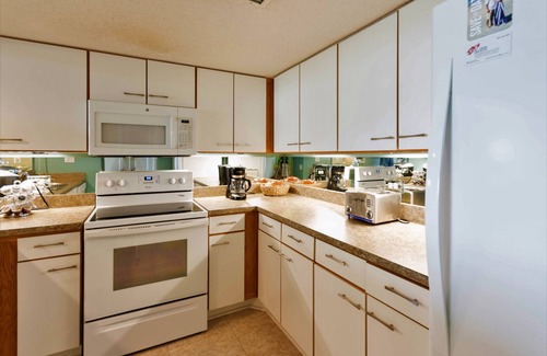 Myrtle Beach Condo | Beautiful TowerSouth 2BR/2BA beach condo w/Beach Locker! Large Patio w/views!