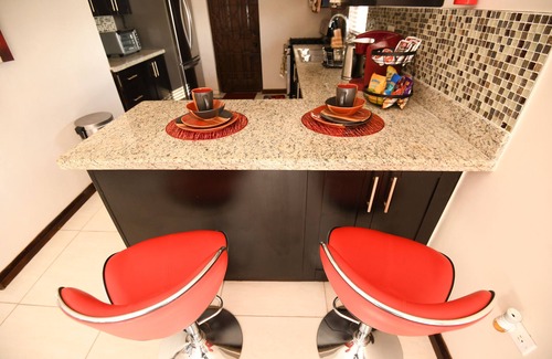 Portmore House | Beautiful Tropical Home