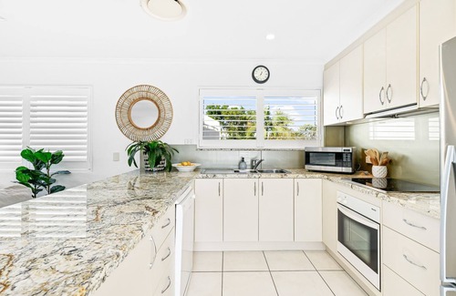 Noosa Heads Apartment | Beautiful unit on the canal at Noosa Sound. Unit 8
