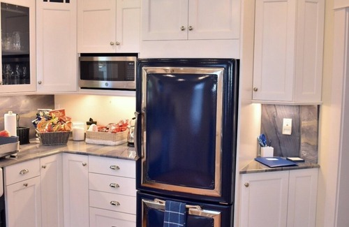 Fifth Ward House | Beautiful, updated 3 bedroom home with parking for 8 cars in downtown Newport