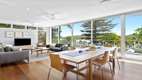Wagstaffe House | Beautiful Views, Secluded Beaches and Stunning Bush Walks All At Your Doorstep