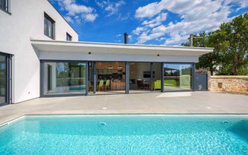 Baderna Villa | Beautiful Villa 115 with pool in Visnjan