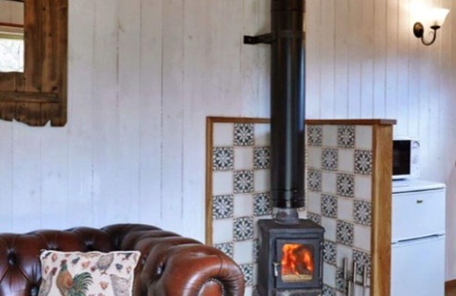 Coalbrookdale House | Beautiful villa for 2 guests with WIFI and pets allowed