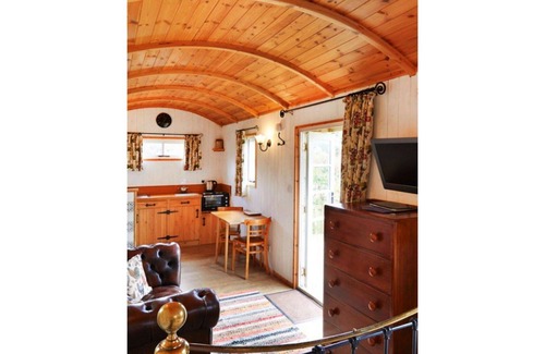Coalbrookdale House | Beautiful villa for 2 guests with WIFI and pets allowed