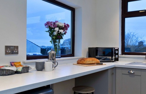 Foxt House | Beautiful villa for 6 guests with WIFI, pets allowed and parking