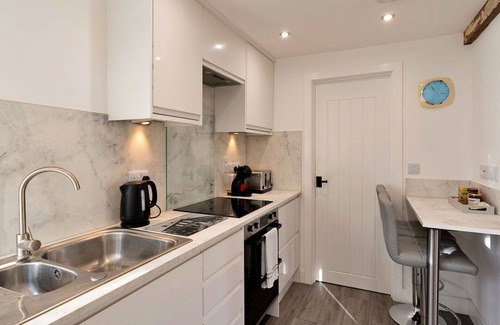 Chilton Foliat House | Beautiful villa for 4 people with WIFI, terrace and pets allowed