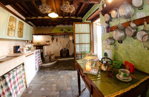 Massa e Cozzile Villa | Beautiful villa for 5 guests with private pool, WIFI, TV, veranda and pets allowed