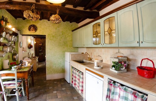 Massa e Cozzile Villa | Beautiful villa for 5 guests with private pool, WIFI, TV, veranda and pets allowed