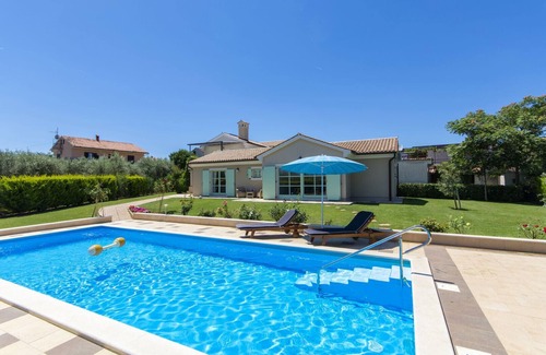 Tar-Vabriga Villa | Beautiful Villa Judita with pool in Tar