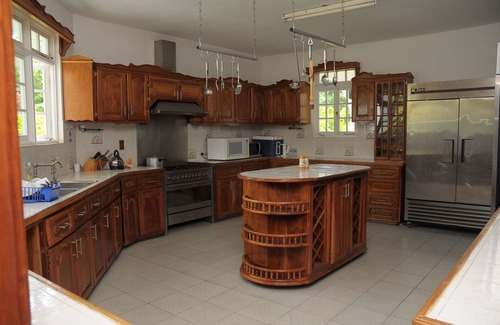 Mammee Bay Estates Villa | Beautiful Villa, large pool, Jacuzzi, Private Beach, Air condition, Poolside Bar