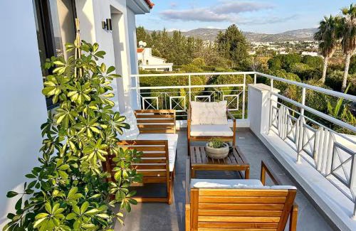 Peyia Town Villa | BEAUTIFUL Villa Luxury Escape !