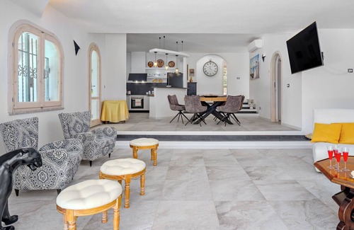 Rena Majore Villa | BEAUTIFUL VILLA SURROUNDED BY JUNIPER TREES 800 METERS FROM THE SEA