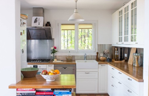 Le Lavandou House | Beautiful villa with private pool overlooking the Mediterranean sea