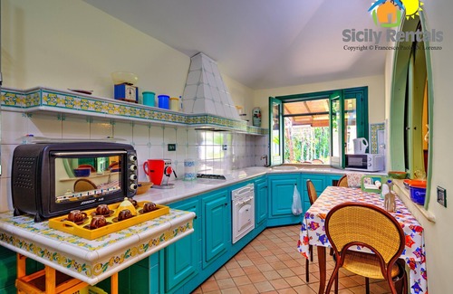 Seccagrande Villa | Beautiful villa with swimming pool just a few steps from the Seccagrande beach