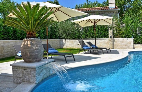 Jakomici Villa | Beautiful Villa Zita with pool in Pican