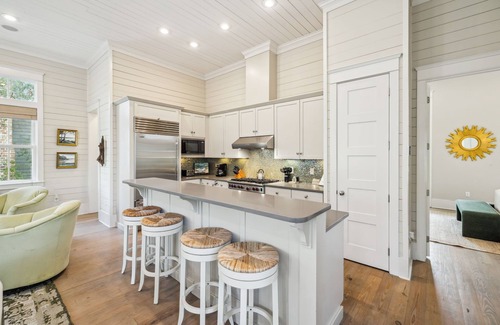 Watercolor House | Beautiful WaterColor Home + Carriage House Across From Cerulean Park