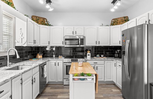 Tranquil Harbour House | Beautiful waterview home with 5 beds, 3.5 baths, only 4 blocks from the beach!