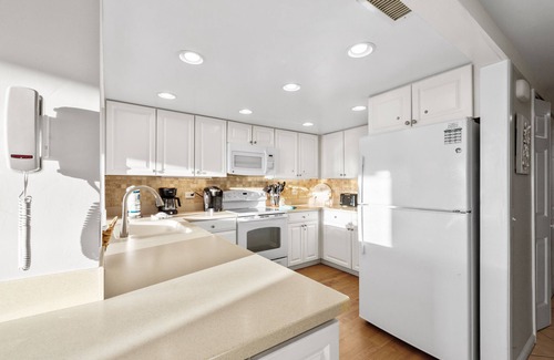 Myrtle Beach Condo | Beautiful, well maintained condo + Free Attraction Tickets!