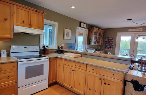 Grey Highlands Ski Chalet | Beautiful Year Round Chalet 20 minutes west of Blue Mountain Collingwood