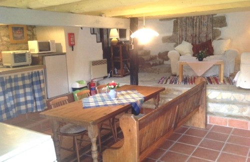 Saint-Jean-de-Duras Cottage | Beautifully French Rustic Gite, back in time.