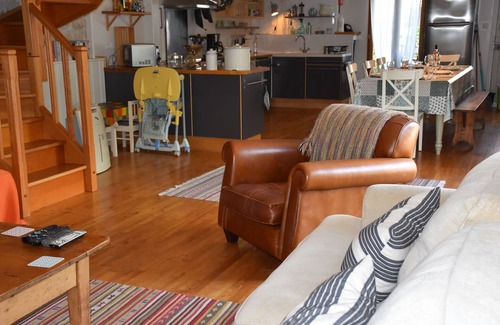 Crazannes House | Beautifully converted barn, 3 bedroom, 5 min River Charente, 40 min from beaches