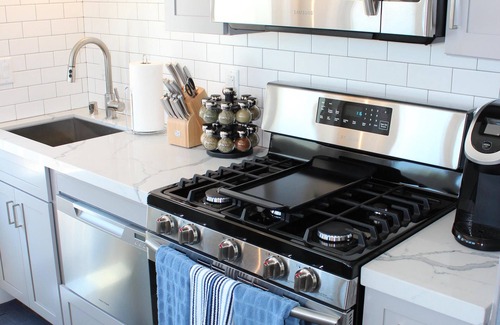 Belmont Shore Apartment | Beautifully Remodeled Unit Right In The Heart Of Belmont Shore!